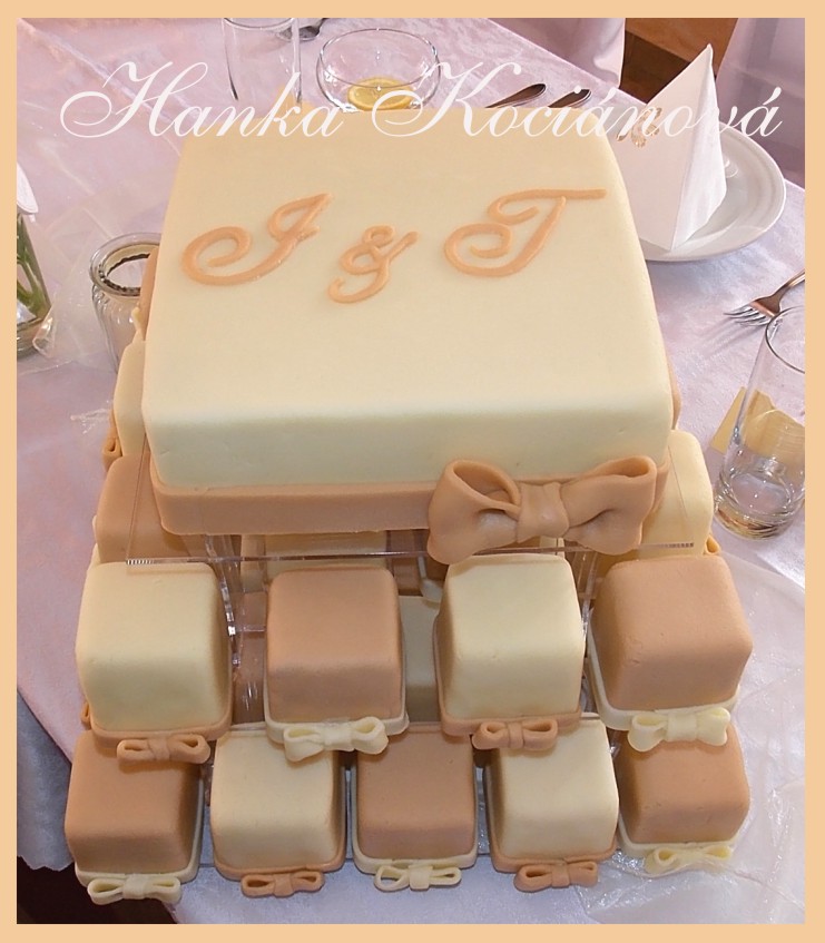 860 - svatební mini dortíky bílá - béžová