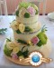 1081 - svatebni half naked cake s živými květy